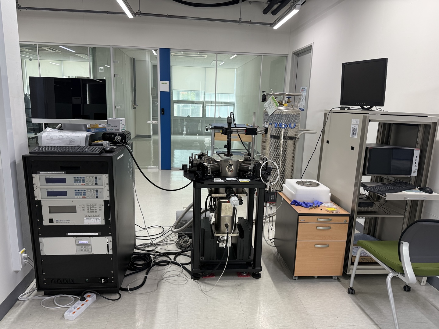 Cryogenic Probe Station